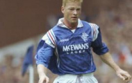 Video: Jorg Albertz ghi bàn tuyệt đẹp trong trận huyền thoại Rangers v huyền thoại M.U