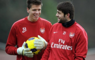 Wenger hết lời khen Szczesny và Fabianski: Đừng tin lời gian dối