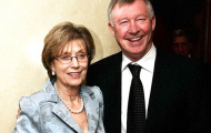 Chuyện nhà Sir Alex: Người đàn bà mặc quần âu