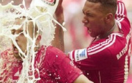 Chùm ảnh: Bayern Munich tắm bia mừng ngôi vô địch Bundesliga