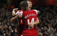 Arsenal 4-1 Wigan: Pháo Thủ trở lại top 4, Wigan chia tay Ngoại hạng