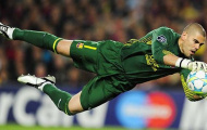 Barca mất Valdes sau ngày 30/6