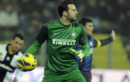 Barcelona trở lại thương vụ Handanovic
