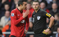 Trọng tài 'trẻ người non dạ' cầm còi trận cuối của Alex Ferguson