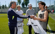 Nhóm One Direction rủ rê Cris Ronaldo về Chelsea