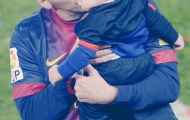 Chùm ảnh: Bé Thiago nhà Messi cùng cha ăn mừng chức vô địch La Liga