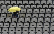 Roland Garros (Ngày 3): Đau đầu vì mưa