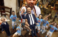 Vừa đến Napoli, Benitez đã được tạc tượng