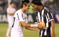 Vừa Barcelona, Neymar đã được Ronaldinho 'tâng' lên mây xanh