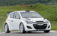 Hyundai đưa i20 trở lại với giải đua WRC