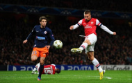 Tuyệt phẩm của Podolski đẹp nhất mùa bóng tại Arsenal