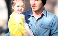 Becks ví con gái yêu như 'Công chúa tóc mây'