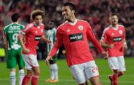 M.U ra giá chót cho Garay
