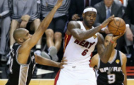 Video Play-off NBA: San Antonio Spurs đánh bại Miami Heat trong game mở màn play-off chung kết