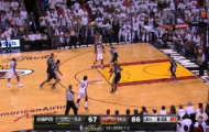 Video Chung kết NBA: Xem 'King' James cản phá, kiến tạo và ghi điểm trong vòng 1 phút