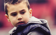 Chùm ảnh: Ngắm quý tử điển trai của Robin van Persie