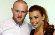 Rooney khoe tóc 'bặm trợn' trong ngày kỉ niệm 5 năm cưới Coleen