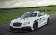 Bentley Continental GT3 chuẩn bị lăn bánh