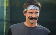 Federer trình làng bộ 'ria' mới