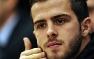 Đại diện của Pjanic phủ nhận những liên hệ từ Barcelona