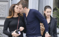Van der Vaart đắm đuối bên vợ đồng đội cũ