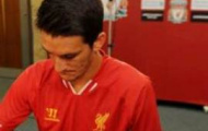 Chùm ảnh: Luis Alberto khám sức khỏe và khoe áo đấu Liverpool