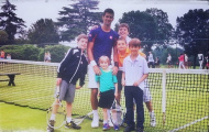 Novak Djokovic bị tay vợt nhí “hành”