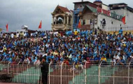 Ảnh độc vòng 13 V-League: Văn Quyến bị đè bẹp