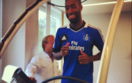 Hàng thừa Arsenal gia nhập Hamburg