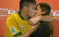 Thắng Tây Ban Nha, Neymar hôn đắm đuối bồ Casillas