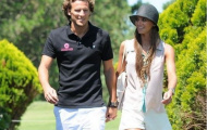 Diego Forlan lên xe hoa