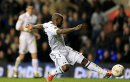 Mark Hughes muốn bộ đôi Crouch - Defoe tái hợp tại Stoke City