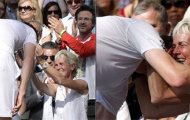 Murray quên cả… mẹ khi vô địch Wimbledon