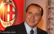 Berlusconi phủ nhận bán Milan