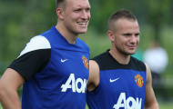 MU tập luyện dưới sự chỉ đạo của Phil Neville
