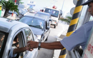 Chủ xe máy phải đóng phí đường bộ