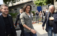 Edinson Cavani đã tới Paris kiểm tra y tế