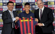 Neymar mang áo số 11 ở Barca