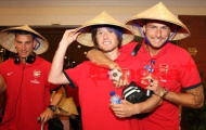 Hành trình Arsenal: May mà còn... nón lá!