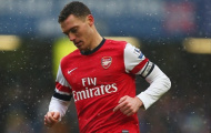 Vermaelen vẫn là đội trưởng của Arsenal