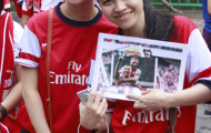 Fan nữ rực rỡ, hút mắt trong buổi giao lưu với sao Arsenal