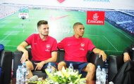 Sao Arsenal ngơ ngác trước Công Vinh