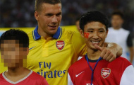Sao Arsenal dặn 'Running man' lần sau đi xe máy