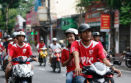 CĐV Hải Phòng khiến HLV Dylan Kerr ngạc nhiên