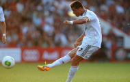 Hi hữu: Gãy cổ tay vì cú sút phạt của... Cris Ronaldo