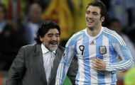Mừng Higuain gia nhập Napoli, Maradona không quên 'đá xoáy' Tevez