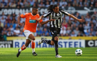 21h00 ngày 28/07, Blackpool vs Newcastle: Cha con nhà Ince song kiếm