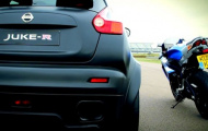 Video: Nissan Juke R thử sức với Suzuki GSX-R1000