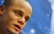 Nếu hụt cả David Luiz và Agger, Barca sẽ chuyển hướng sang Kompany