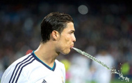 Ronaldo “không nhổ bọt” vào Mourinho